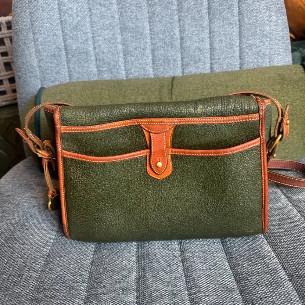 Dooney and Bourke Green Leather Purse - Picture 2 of 10